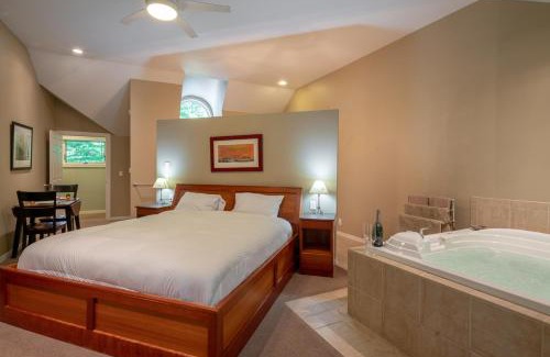 Holland Bed & Breakfast | Pigeon Creek Inn - Adults Only