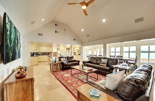 Dandridge Cabin | Pigeon Forge - The Lake House - 10 Bedroom - Sleeps 32