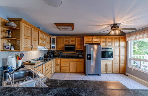 Bobcaygeon Cottage | Pigeon Lakeside Family Cottage With Amazing Views Lots of Activities and Fishing