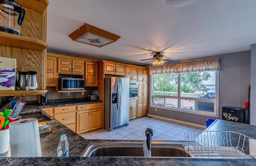 Bobcaygeon Cottage | Pigeon Lakeside Family Cottage With Amazing Views Lots of Activities and Fishing