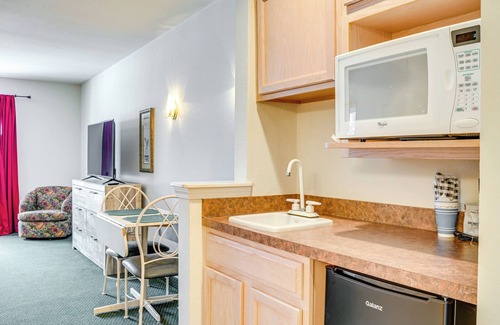 Pigeon Apartment | Pigeon Studio ~ 4 Mi to Caseville Public Beach!
