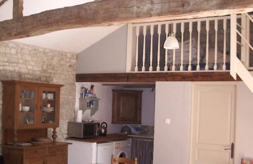 Landrais House | Pigeonnier - Traditional Farmhouse near La Rochelle. beaches 20 mins and a pool.