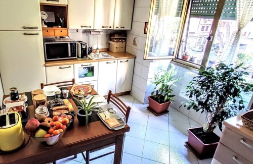 Casal Bertone House | Pigneto Room directly Connected to Termini, Colosseum, Vatican, Trevi Fountain