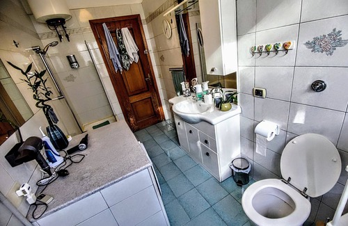 Casal Bertone House | Pigneto Room directly Connected to Termini, Colosseum, Vatican, Trevi Fountain