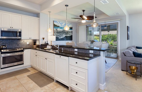 Kulalani House | ❤️PiH❤️ Island Hideaway ★ Enjoy Bikes & Surrey ★ Free Private Beach Club Pass