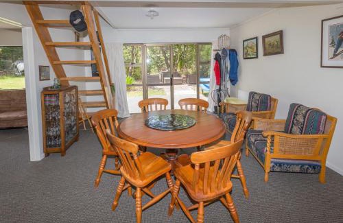 Kuratau House | Pihanga Cottage - Kuratau Bach