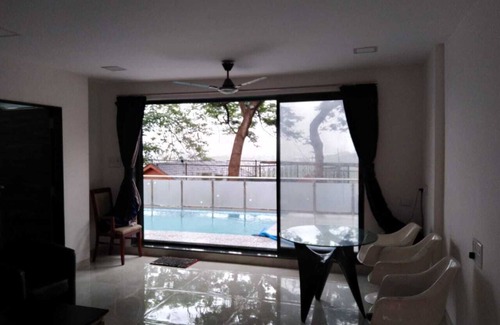 Aarey Colony Villa | Pikasa 411, pool party villa