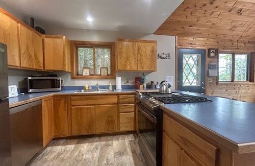 Grand Marais Cabin | Pike Lake Get-Away in Grand Marais, MN.Lakeside Haven Sleeps 5