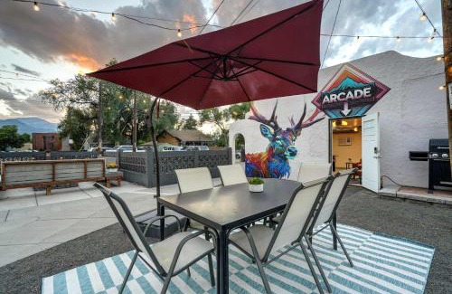 Central Colorado Springs Apartment | Pikes Adventure - Downtown King Scenic Views