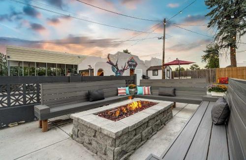 Central Colorado Springs Apartment | Pikes Adventure - Downtown King Scenic Views