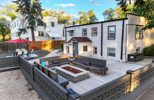 Central Colorado Springs Apartment | Pikes Divine - Prime Spot BBQ Fire Pit Alfresco