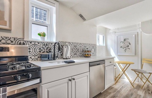 Central Colorado Springs Apartment | Pikes Escape! Downtown Studio w/Arcade & Firepit