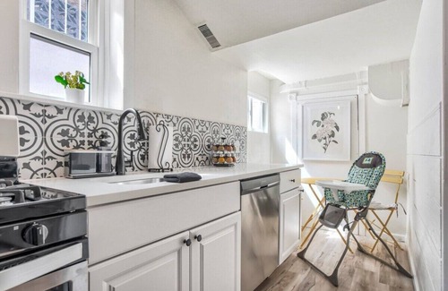 Central Colorado Springs Apartment | Pikes Escape! Downtown Studio w/Arcade & Firepit