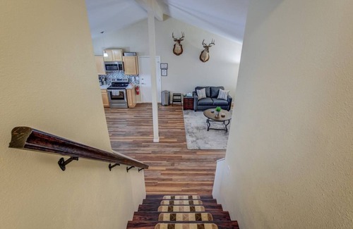 Northeast Colorado Springs Condo | Pikes Peak Views Usaf Academy Dog-friendly