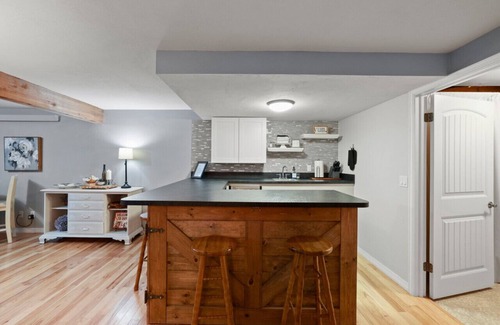 Monument House | Pikes Peak Vista House 5 BD 4 BA, Hot Tub and Acreage