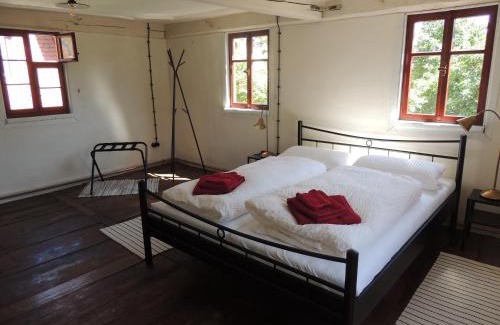 Binzwangen House | Pilger- und Radlerherberge Herberge im Hofhaus