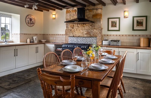 Bourton-on-the-Hill Cottage | Pilgrim Cottage - sleeps 8 guests in 4 bedrooms