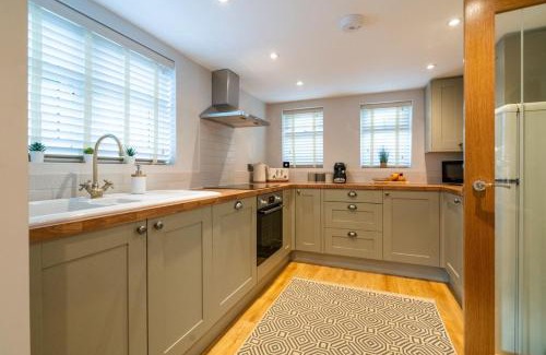 Tarvin House | Pilgrim Cottage