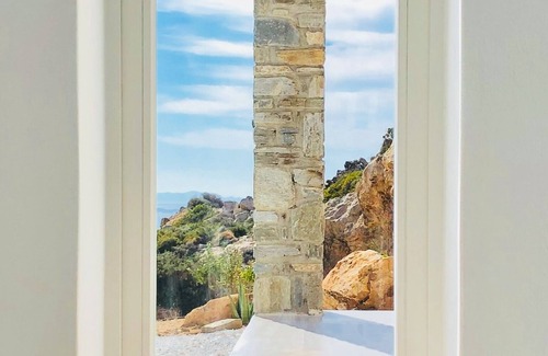 Nea Cryssi Akti Apartment | Pili Pala Two Bedroom Suite by Fantasia Villas