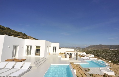 Nea Cryssi Akti Apartment | Pili Pala Two Bedroom Suite by Fantasia Villas