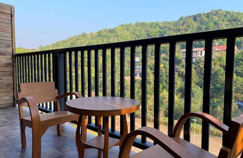 Thong Pha Phum House | PilokMyhome ที่พักเหมืองปิล็อก บ้านอีต่อง