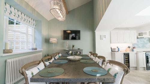 Beaumaris House | Pilot House