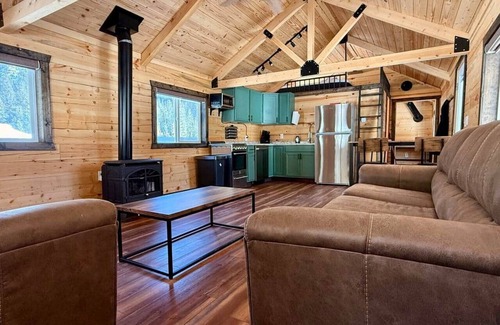 Silver Gate House | Pilot Peak Mountain Cabin