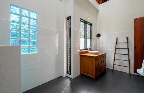 Nuea Khlong Villa | Piman Pu