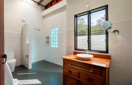 Nuea Khlong Villa | Piman Pu
