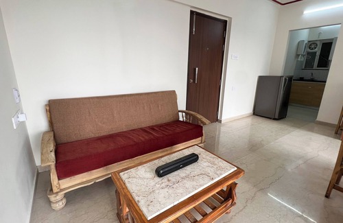 Malad East Apartment | Pinaki Comfort Stay Malad - Near Nesco & Oberoi Mall