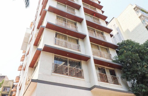 Vile Parle East Apartment | Pinaki Comfort Stay Vile Parle