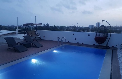 Katukurunduwatta Apartment | Pinancle Luxury Suites by Aadyah