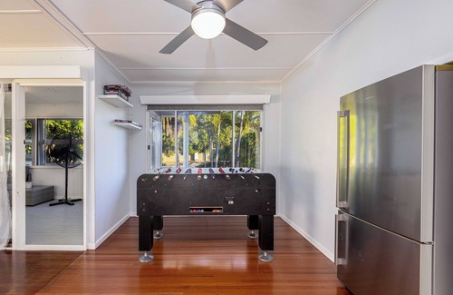 Belgian Gardens House | Pinball + Gaming Paradise in Townsville! 5 Minutes from the Airport & Strand
