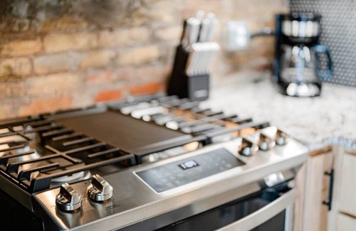 College Avenue Historic District Apartment | Pinball Penthouse Luxury Downtown Flat