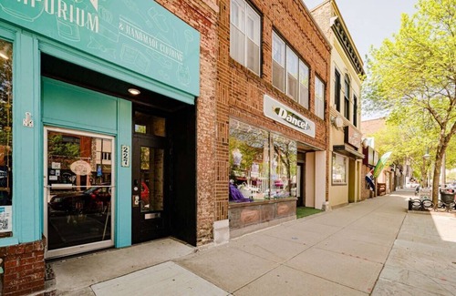 College Avenue Historic District Apartment | Pinball Penthouse Luxury Downtown Flat