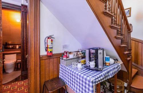 Old Town Eureka Hotel | Pinc Lady Mansion