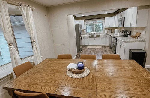 Saint Marys  Allen County House | Pinch of Cozy, Farm House with Hot Tub, 1 Minute Walk to Local Farm Store