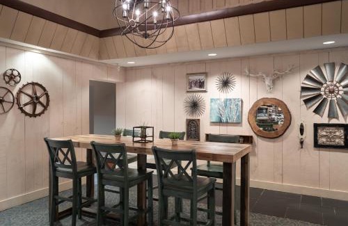 Mechanicsville Hotel | Pine Barn Inn