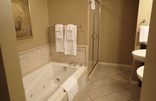 Mechanicsville Hotel | Pine Barn Inn