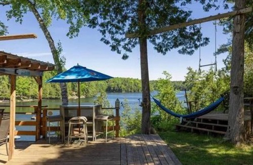 Frontenac Cottage | Pine Bay Hideaway. Perfect waterfront escape in a lakeside retreat!
