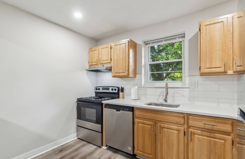 Newark Apartment | Pine Brook 118 I Modern Corporate 2bd I Parking