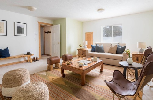 Summit Park Cottage | Pine by Avantstay Magnificent Private Log Cabin w/ Veranda Mtn Views & Hot Tub