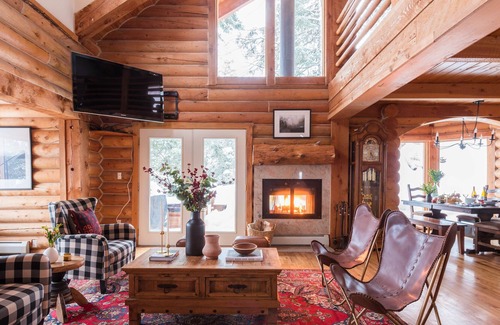 Summit Park Cottage | Pine by Avantstay Magnificent Private Log Cabin w/ Veranda Mtn Views & Hot Tub