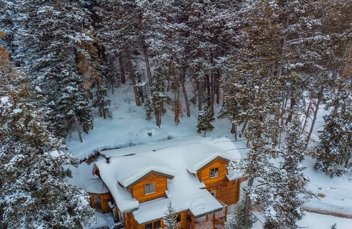 Summit Park Cottage | Pine by Avantstay Magnificent Private Log Cabin w/ Veranda Mtn Views & Hot Tub
