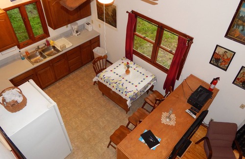 Carbondale Cabin | Pine Cabin on 30 Acres! 1 mi. from Carbondale, IL & SIUC Campus