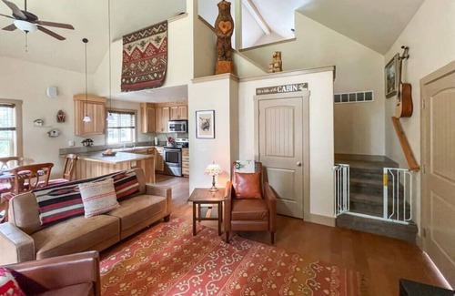 Tamarack Resort Apartment | Pine Cone Cottage .