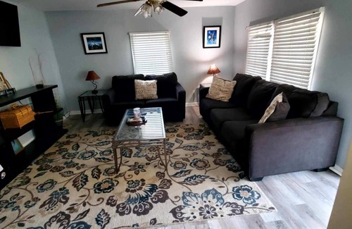 Pembroke House | Pine Cottage