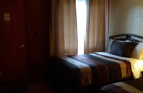 Algoma District Hotel | Pine Grove Motel