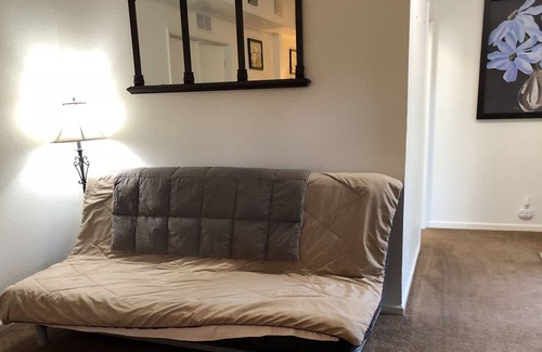 Pine Grove House | Pine Grove Tranquility downstairs apartment