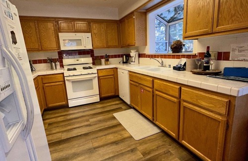 Pioneer Trail House | Pine Haven - Pet Friendly, Fenced Yard (COH0887)